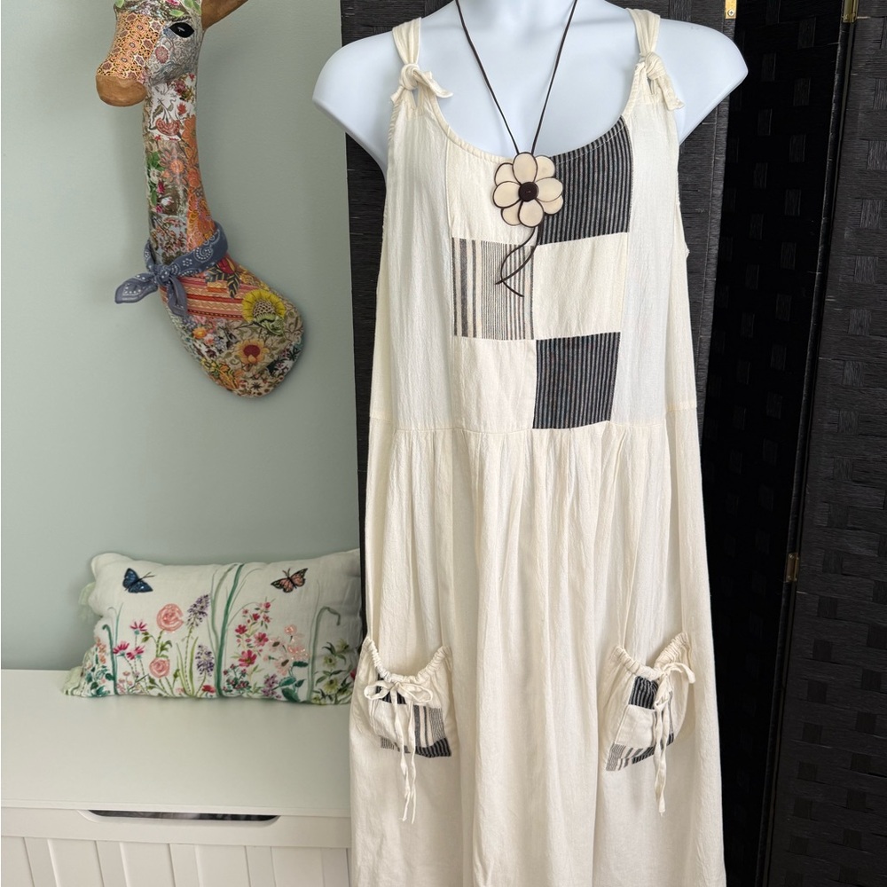 The Pyramid Collection Cream Boho Maxi Dress with Black Patch Detail no